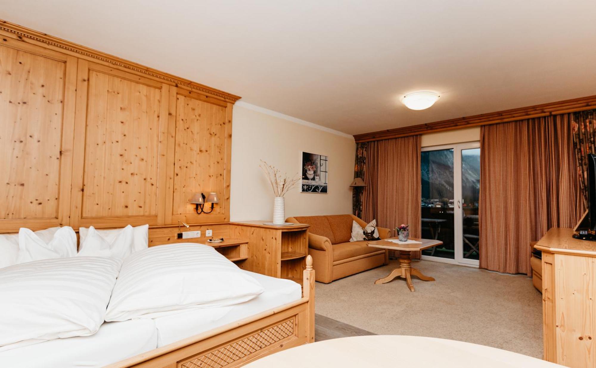 טאנהיים Hotel Hohenfels מראה חיצוני תמונה